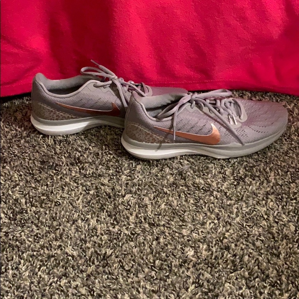 Women’s Nike Tennis Shoes